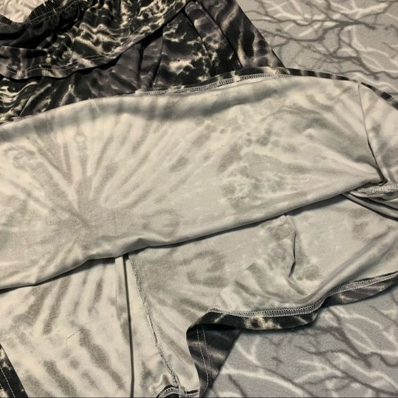 MUST GO!! Lida Collection Gray Tie Dye Sleeveless Top Size S/M - Picture 5 of 5